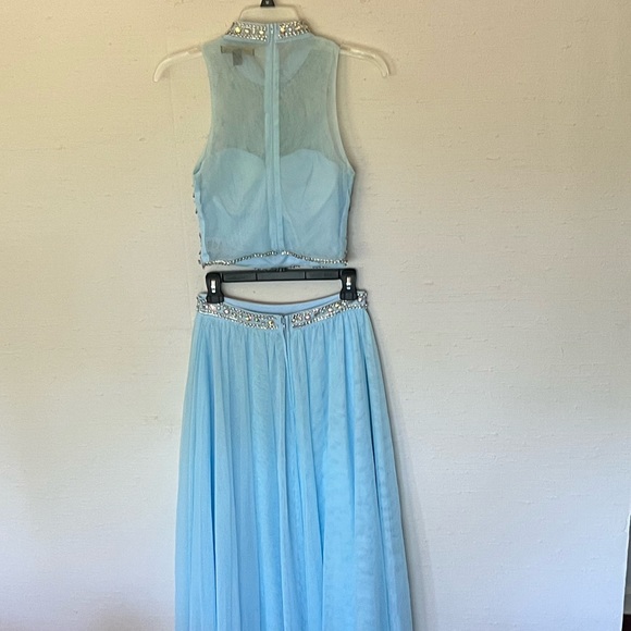 Prom Dress - Picture 2 of 5